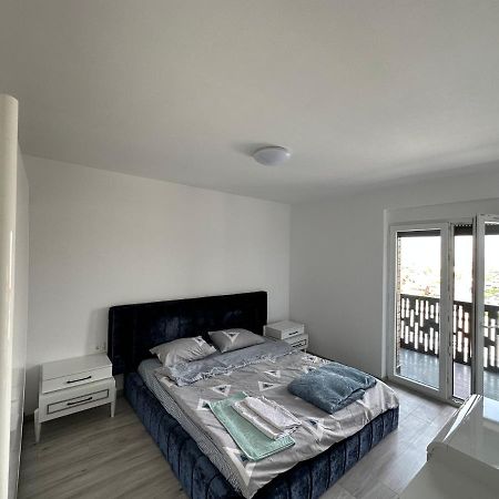 Shooter Apartments 페리자이 외부 사진